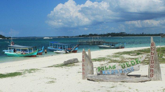 Pesona Pantai Kelayang di Kepulauan Bangka Belitung yang cocok dikunjungi saat liburan akhir pekan.