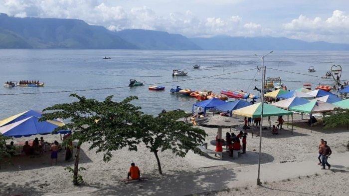 Pesona Pantai Parbaba yang berada di Desa Parbaba Dolok, Kabupaten Samosir, Sumatera Utara.