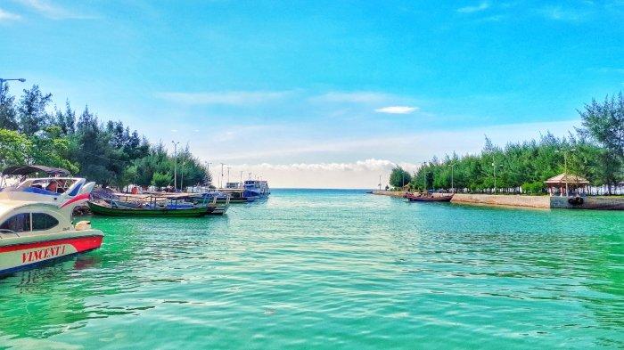 Pesona menawan Pulau Pari yang terletak di gugusan Kepulauan Seribu.