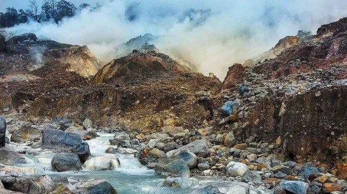 Pesona wisata Kawah Ratu Gunung Salak Bogor, Jawa Barat yang menakjubkan.