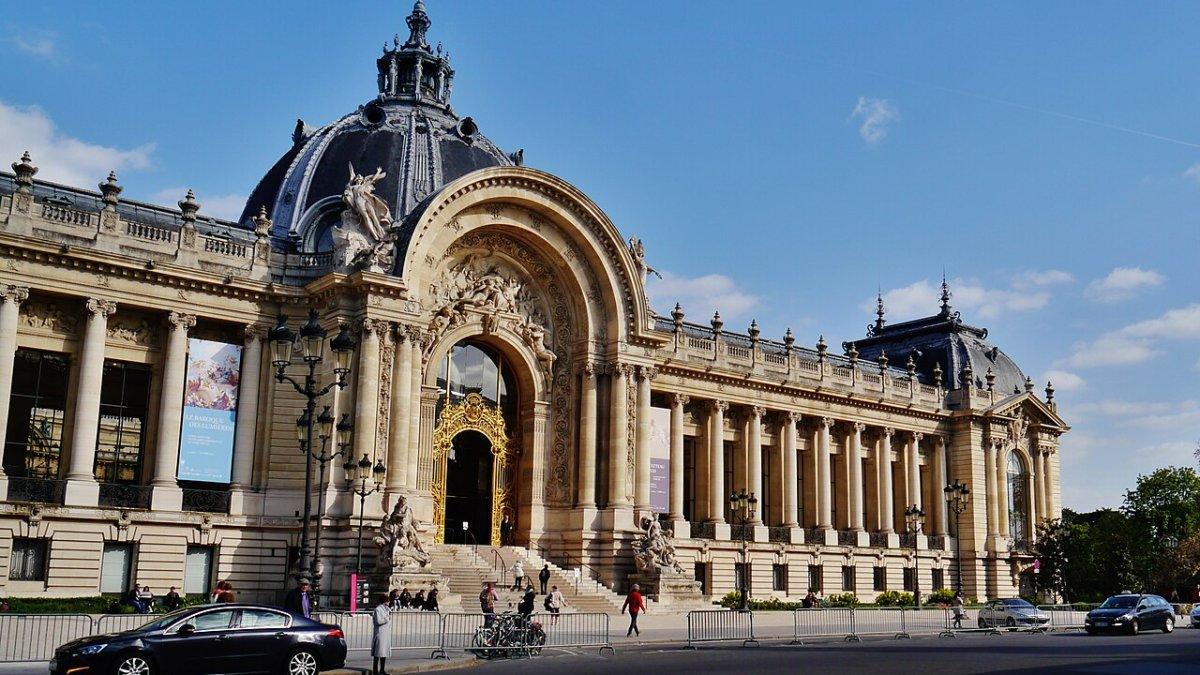 Petit Palais, satu museum terbaik di Paris Prancis yang menarik buat kamu jelajahi.