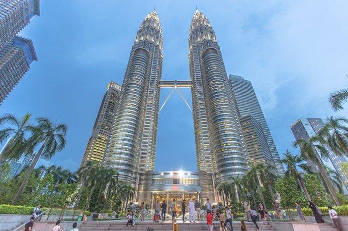 Petronas Towers di Kuala Lumpur, Malaysia.