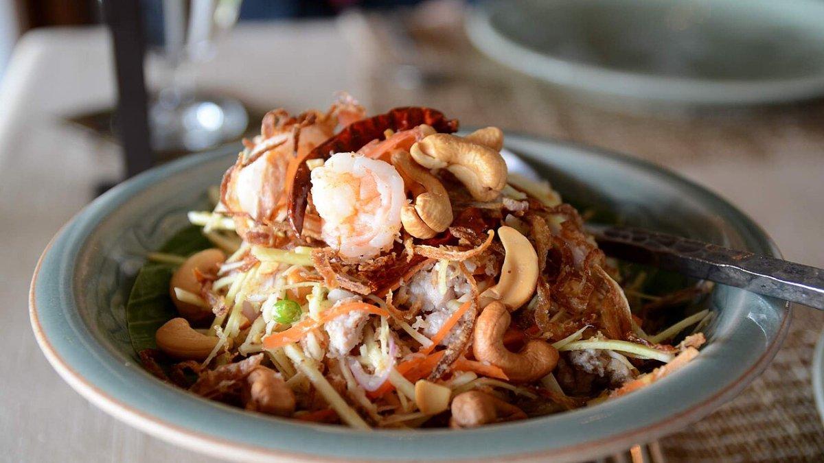 Phla kung, satu salad enak di Thailand yang cocok buat diet.