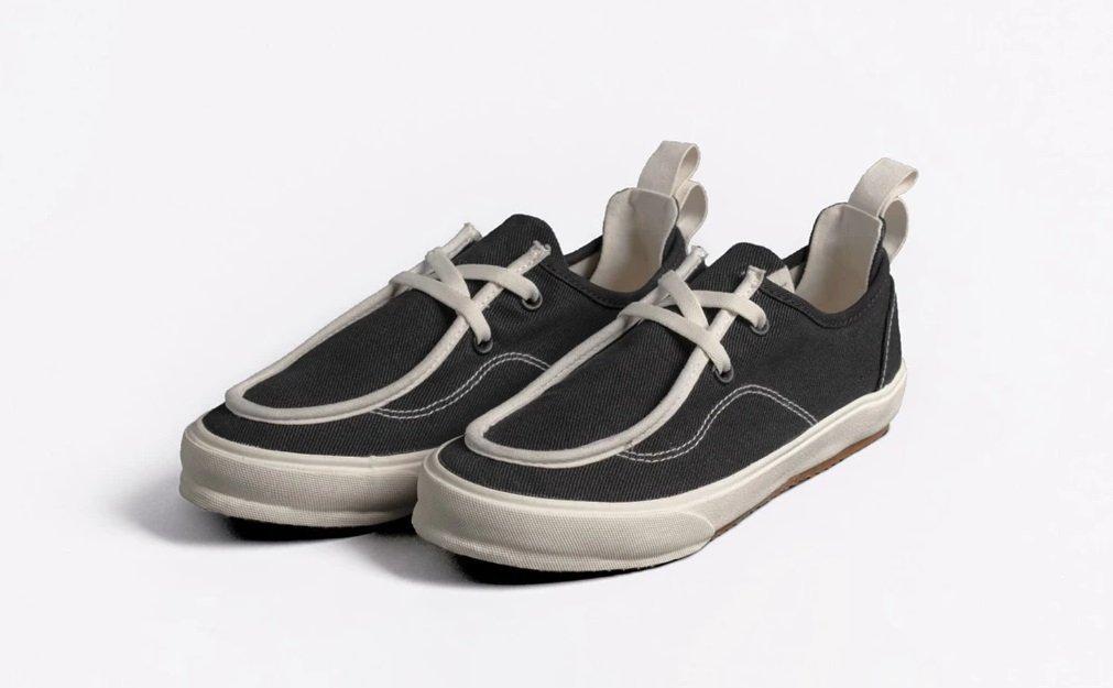 Pijakbumi Kotta Hybrid Sneakers – Skeleton, satu sneakers lokal pria yang nyaman buat traveling.