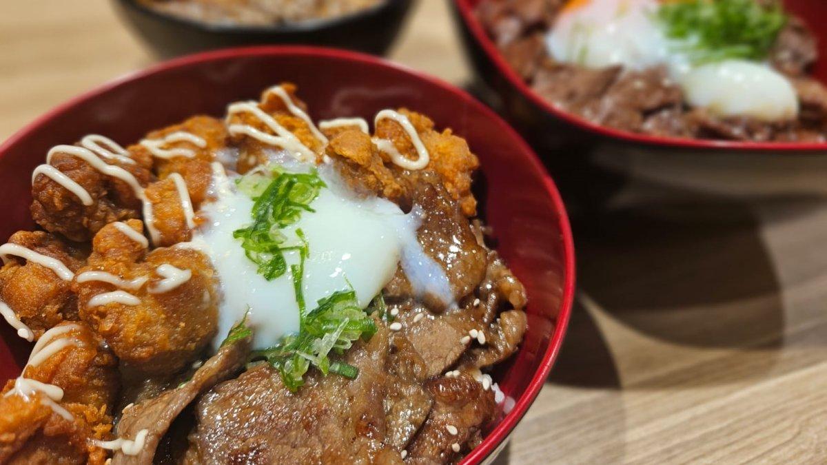 Pilihan menu dari Dodonyaki di AEON Living World Mall Kota Wisata.