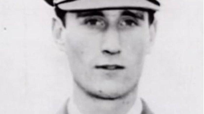 Pilot Frederick Valentich melaporkan kepada pengontrol lalu lintas udara bahwa ia melihat pesawat aneh mirip UFO yang mengikuti pesawatnya.