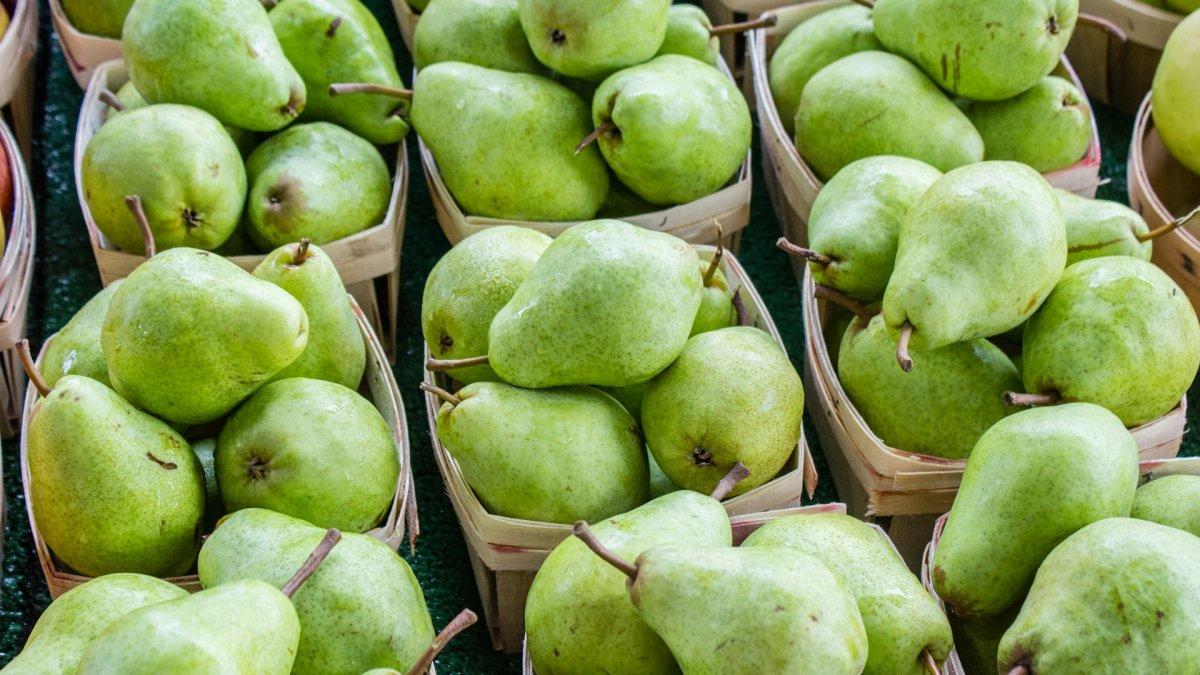 Pir, satu buah yang tidak boleh kamu berikan sebagai hadiah Imlek.