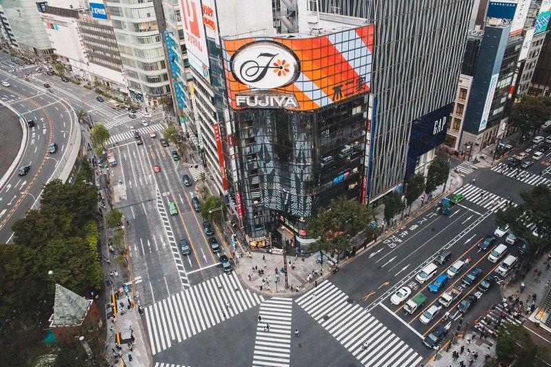 Plaza, satu tempat belanja terbaik di Tokyo Jepang buat belanja produk kosmetik.