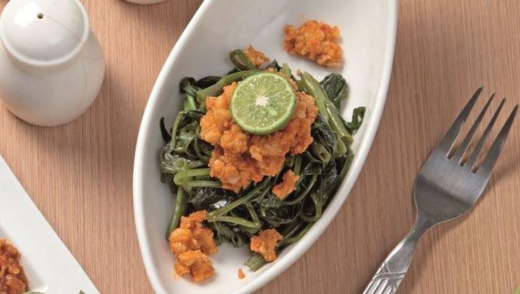 Plecing kangkung khas Lombok.