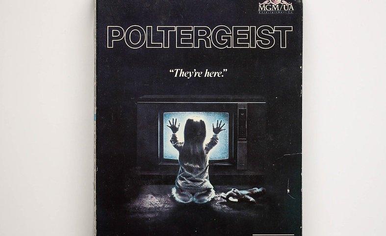 Poltergeist, satu film yang diduga terkutuk.