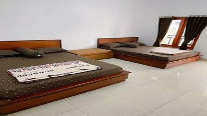 Kamar penginapan di hotel Pondok Jempol Tawangmangu, Jawa Tengah.
