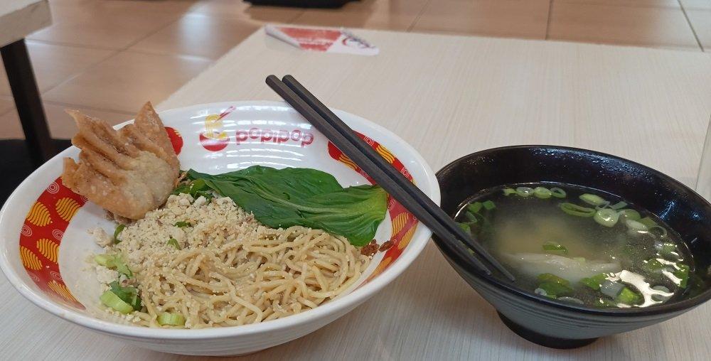 Popi Chicken Yummy, menu Popipop, satu tempat makan ramen enak di Solo.
