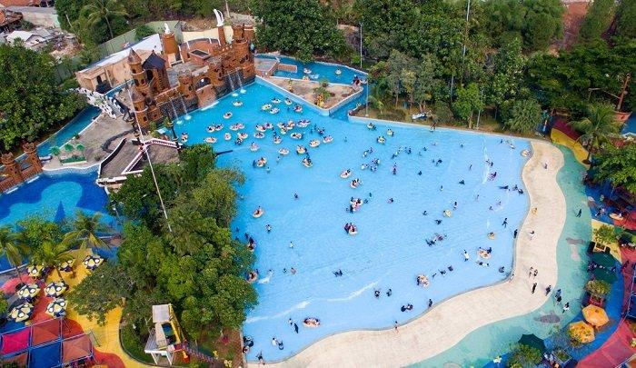 WISATA TANGERANG - Potret wahana kolam di Ocean Park BSD, Tangerang, Banten, Rabu (18/6/2025). Ocean Park BSD bisa menjadi tempat wisata pilihan untuk menikmati liburan. Cek harga tiket masuknya berikut!