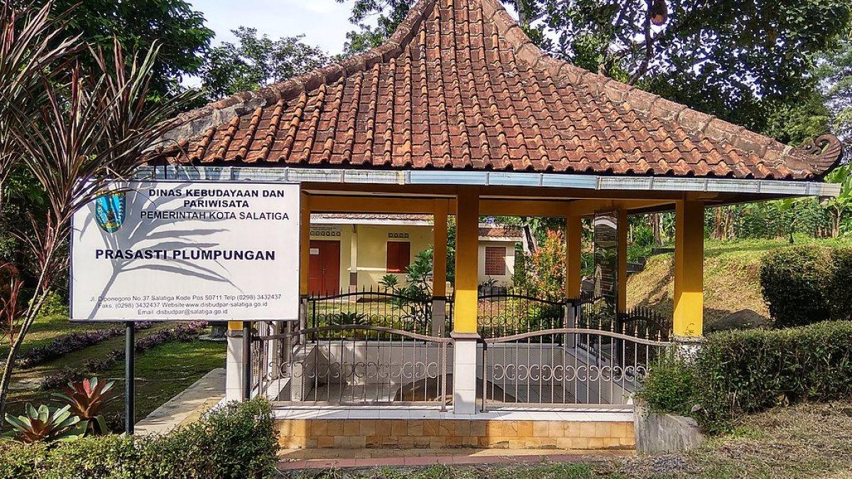Prasasti Plumpungan, satu tempat wisata di Salatiga, Jawa Tengah