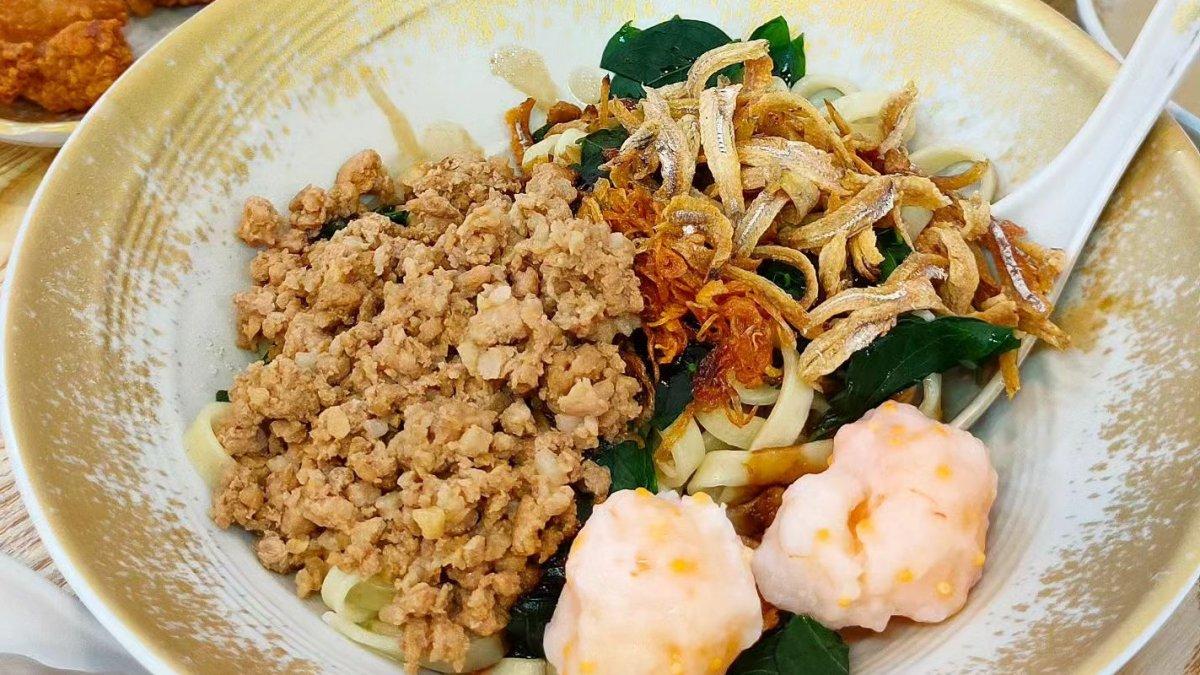 Prince Noodles, satu tempat makan murah di Singapura yang bisa kamu kunjungi.