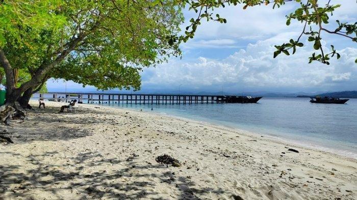 Pulau Lihaga, tempat wisata bahari di Kecamatan Likupang, Minahasa Utara (Minut), Provinsi Sulawesi Utara.