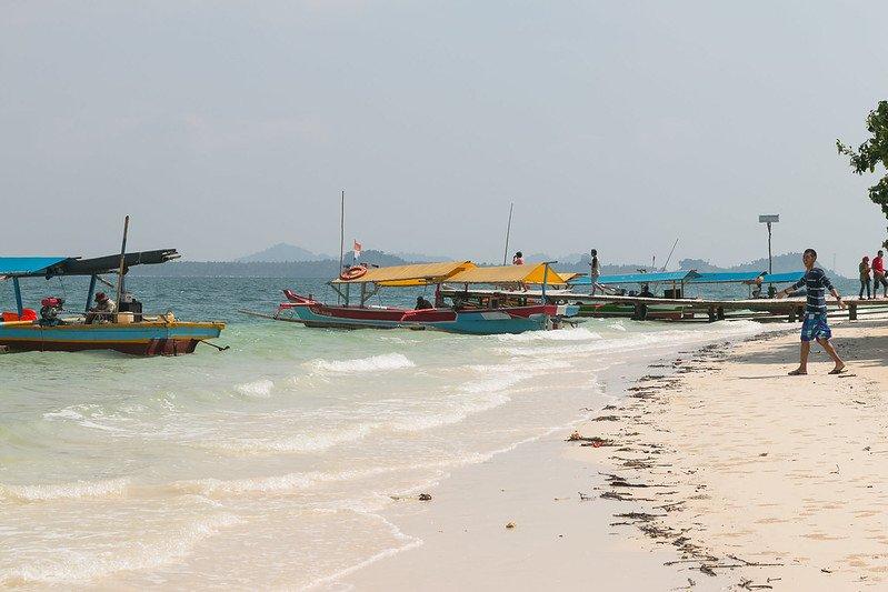 WISATA LAMPUNG - Lanskap Pulau Pahawang di Lampung yang menawan.