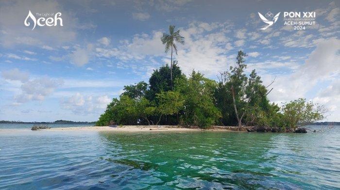 Pulau Pandan di Kecamatan Pulau Banyak Barat, Kabupaten Aceh Singkil, menjadi lokasi favorit bule singgah saat melakukan island hopping.