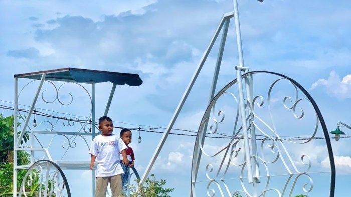 Puncak Vietnam di Sumber Agung, Kemiling, Kota Bandar Lampung, Lampung menawarkan beragam spot foto Instagramable dengan pemandangan menawan.