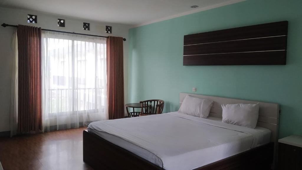 Puncak Village Hotel & Kampung Main Anak, satu hotel murah dekat Dairyland Riverside Puncak Jawa Barat.