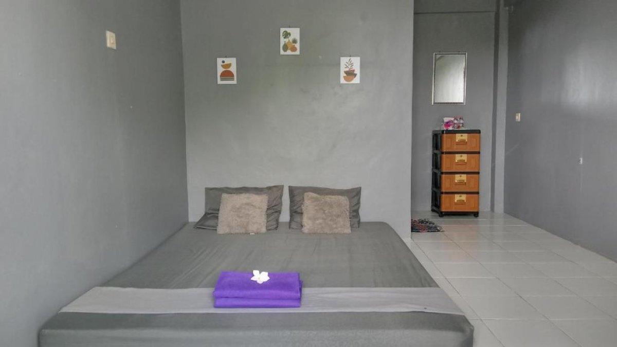 RINA Guest House Pacitan, rekomendasi hotel murah di jalur mudik Pacitan yang bisa menjadi tempat pilihan untuk menginap. (agoda)