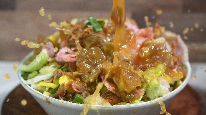 Raja Soto Lama H.Suradi di Banyumas yang cocok sebagai menu makan siang enak.