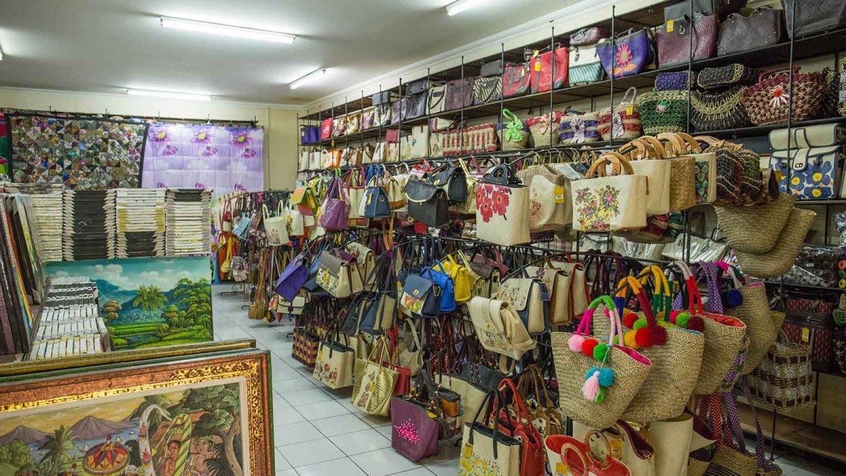 Rama Krisna, satu pusat oleh-oleh dekat Bandara I Gusti Ngurah Rai Bali yang lengkap dan murah.