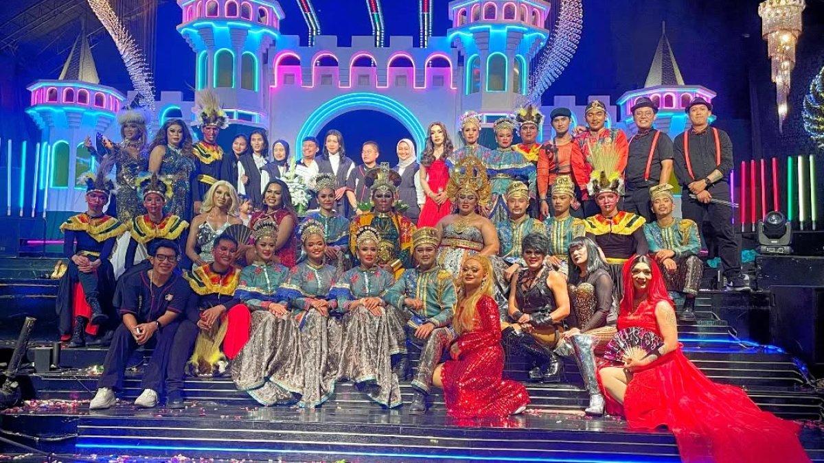 Raminten Cabaret Show, pertunjukan kabaret di Jogja