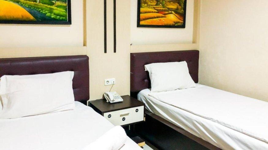 RedDoorz @ Jalan Arifin Ahmad Pekanbaru.