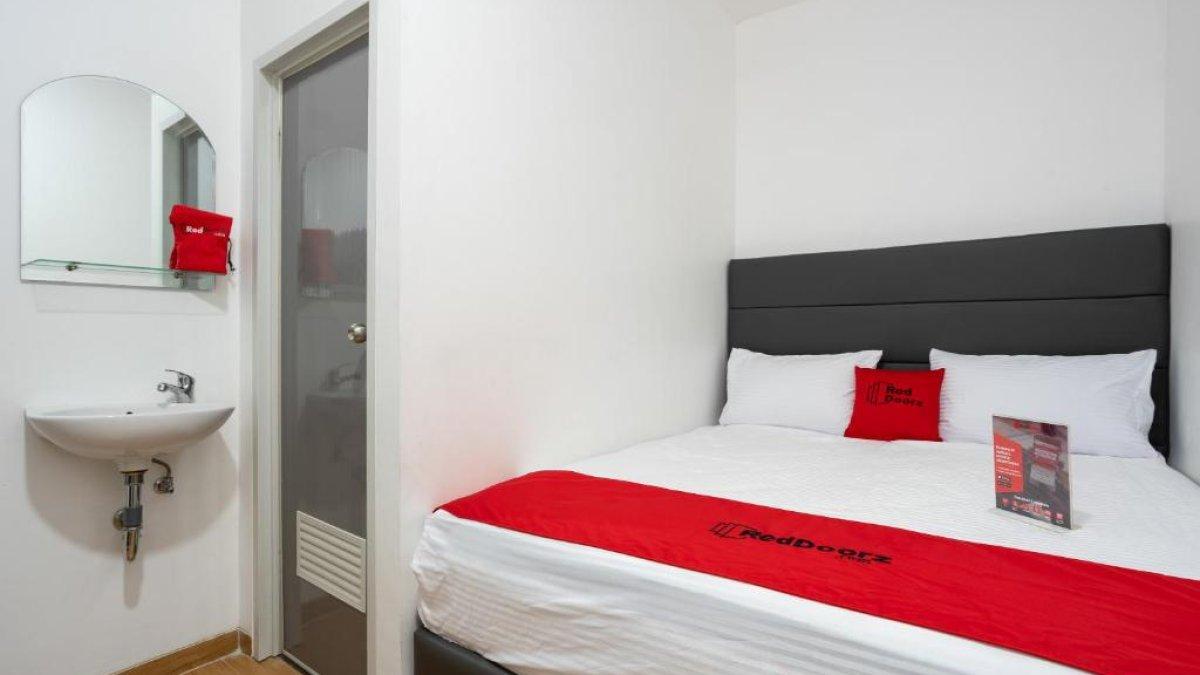 Ilustrasi tipe kamar yang ada di RedDoorz Plus @ Danau Sunter Utara