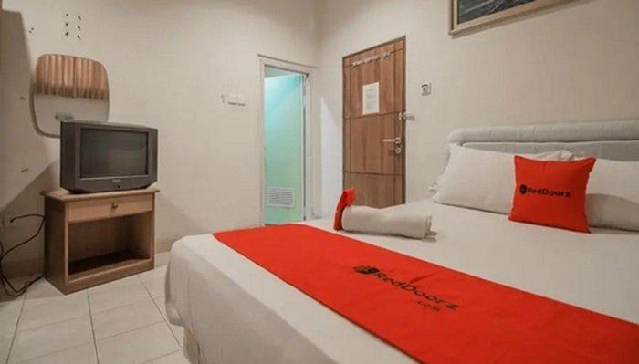 RedDoorz Syariah near Taman Bekapai 2.