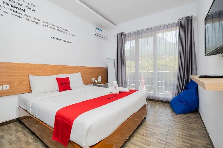 Ilustrasi tipe kamar yang ada di RedDoorz near Jawa Timur Park 2