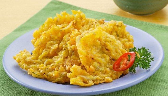 Bakwan jagung teri.