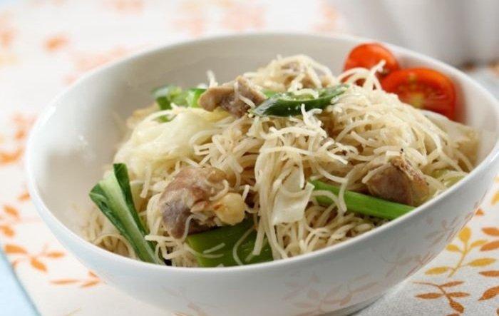 Bihun goreng cabai hijau.