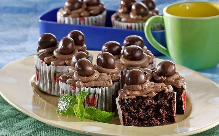 Brownies kukus bola cokelat.
