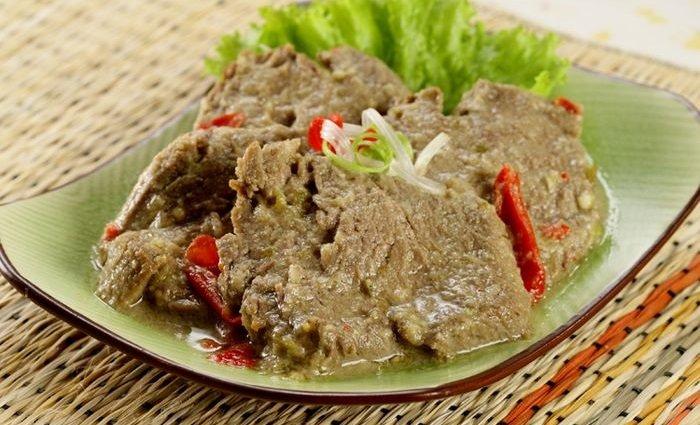 Daging gepuk bumbu kencur.