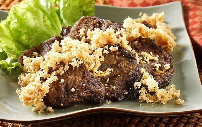 Daging goreng kremes bumbu ketumbar.