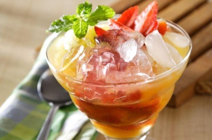 Es buah kolang-kaling.