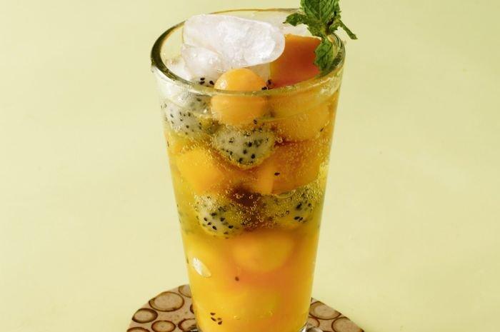 Es buah naga mangga.