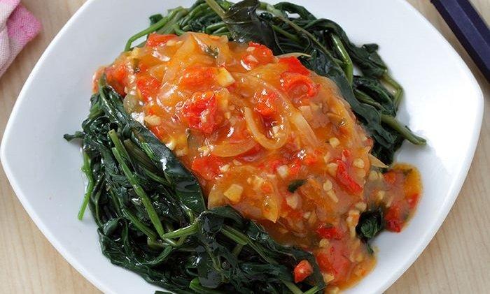 Kangkung siram saus Thai.