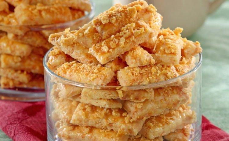 Ilustrasi toples kue Lebaran.