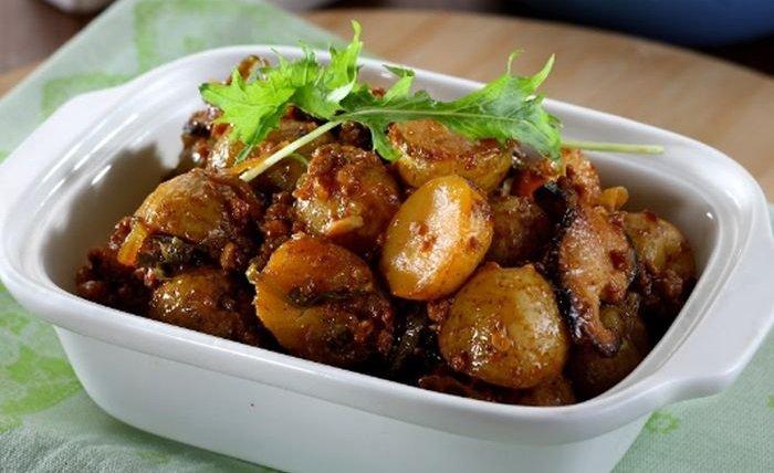 Kentang tumis saus tiram.