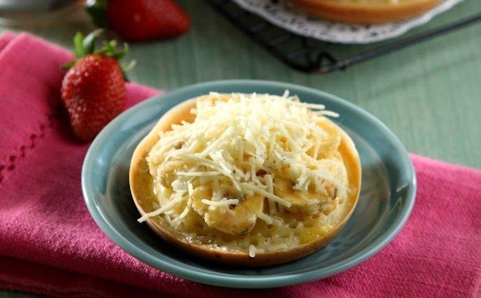 Martabak mini pisang keju.