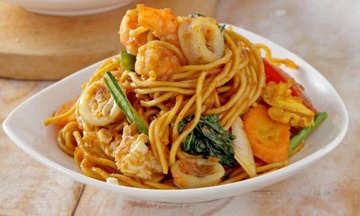 Mie goreng seafood.