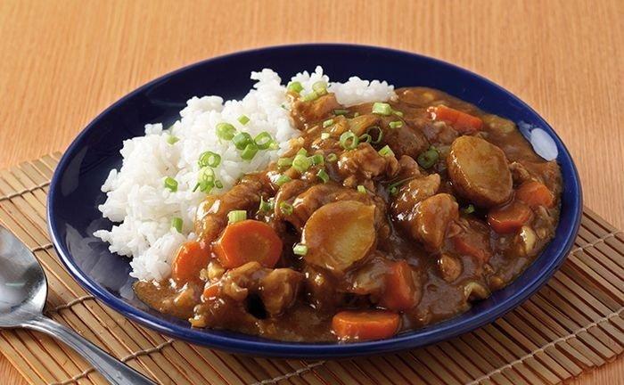 Nasi ayam kari Jepang.