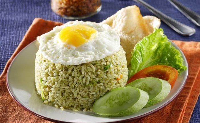 Nasi goreng spesial hijau terasi.