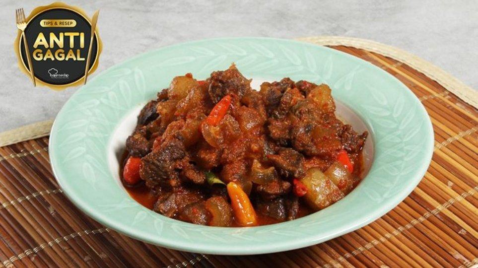 Ilustrasi oseng mercon daging sapi.