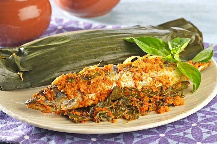 Pepes ikan cue.