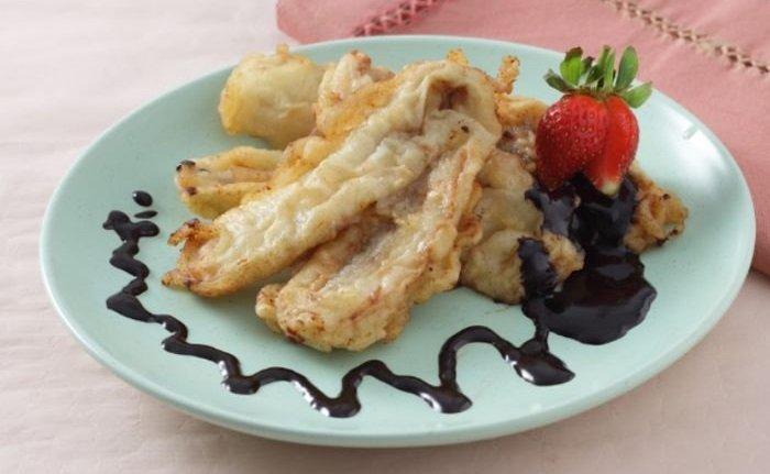 Pisang goreng wijen saus cokelat.