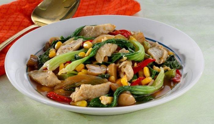 Pakcoy tumis otak-otak.